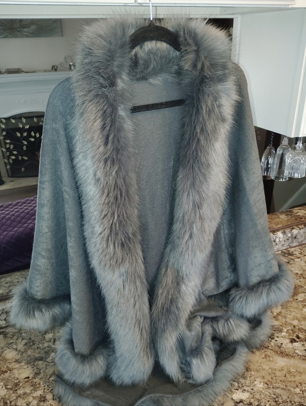 Luxury Faux Fur Trimmed Knit Cape Wrap Poncho | Plus Size 1X/3X Wrap yourself - Picture 4 of 4